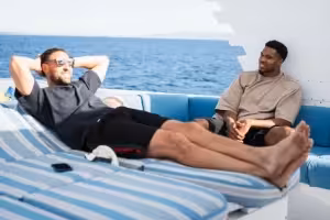 船长带队！克莱晒热火全队在自己的游艇上团建照片 追梦回复调侃